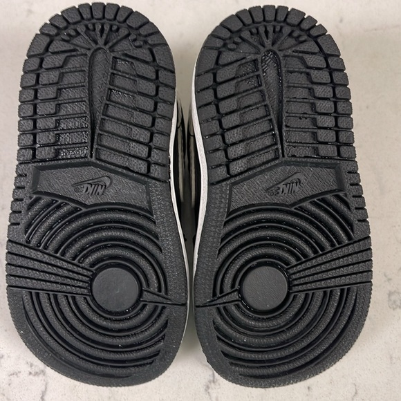 Air Jordan J Man Slip-On For Boys Black Elephant Print 364704-011 Size 4C - Picture 13 of 16